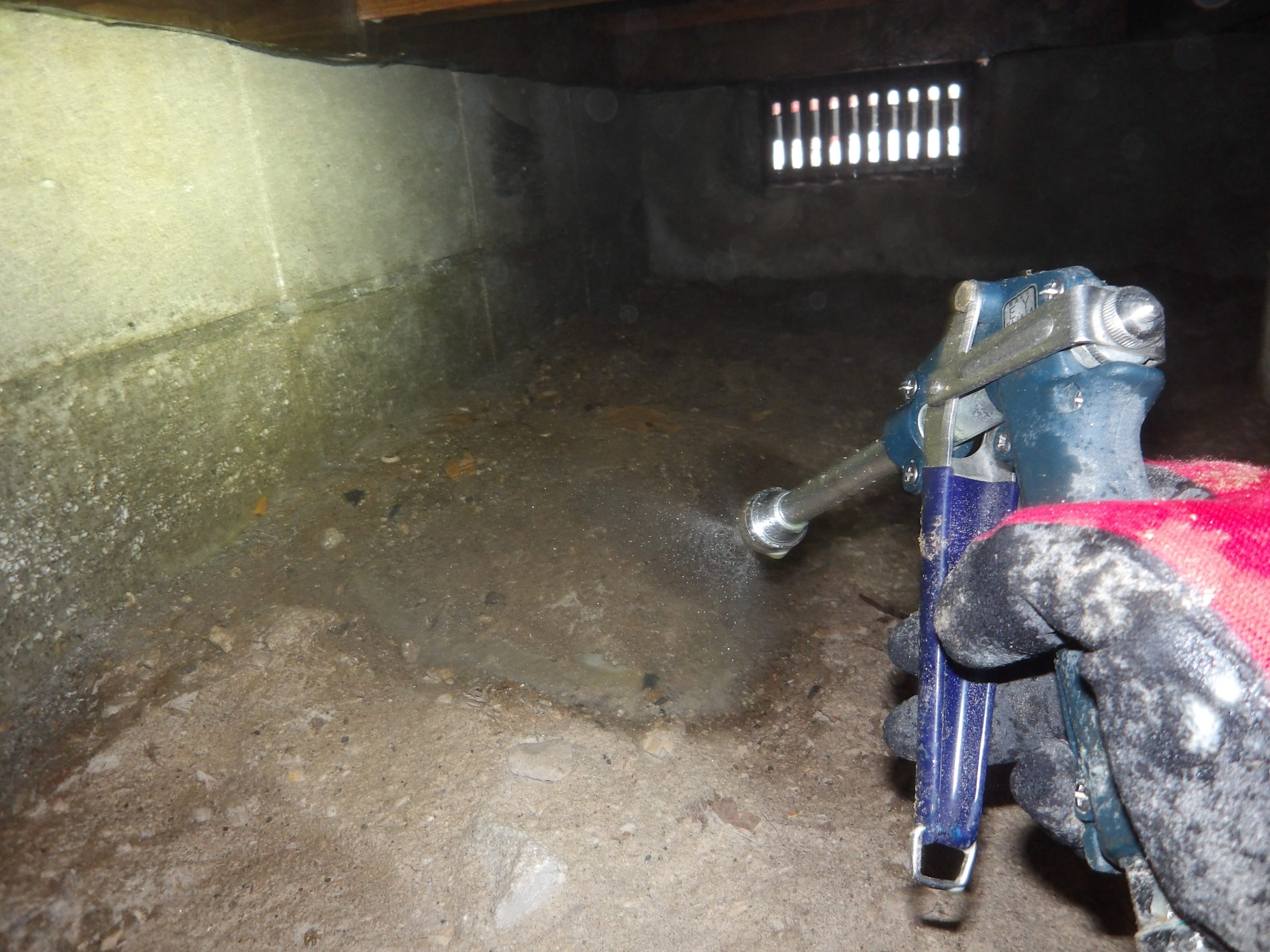 シロアリ予防工事(築42年W様邸)